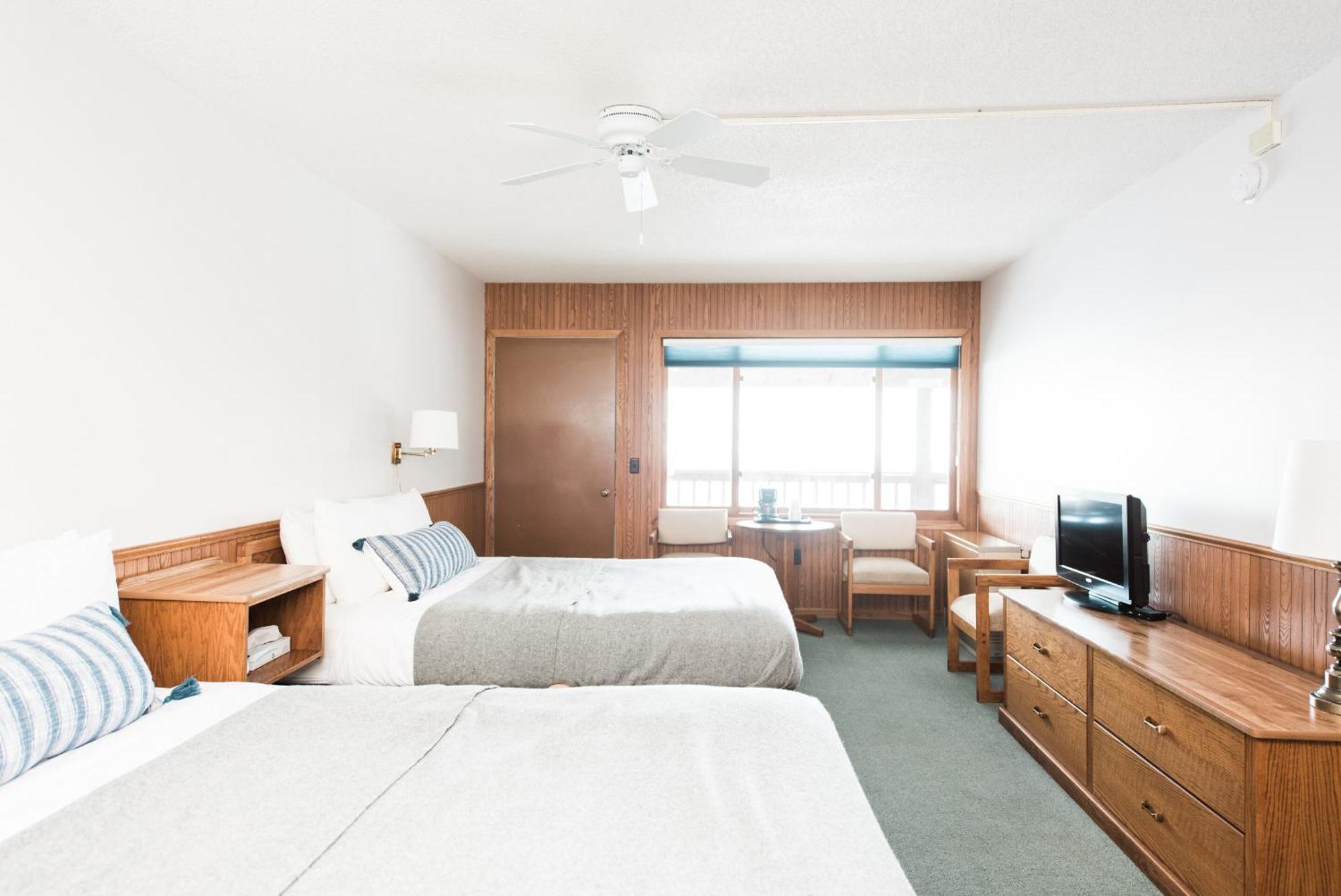 Seagull Bay Motel Bayfield Szoba fotó